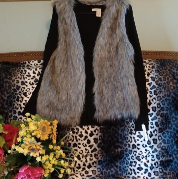 🎄🎁🎀👜PRICE DROP TODAY ONLY 🎀NWT BEAUTIFUL VEST - Picture 2 of 8